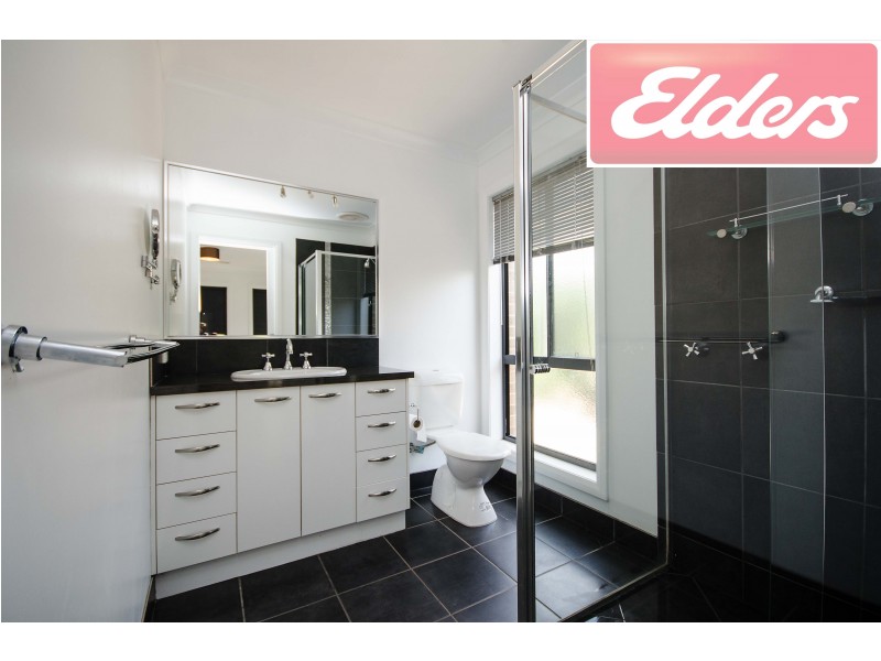 33 Victoria Cross Parade, Wodonga VIC 3690