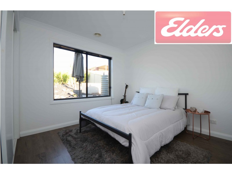 33 Victoria Cross Parade, Wodonga VIC 3690