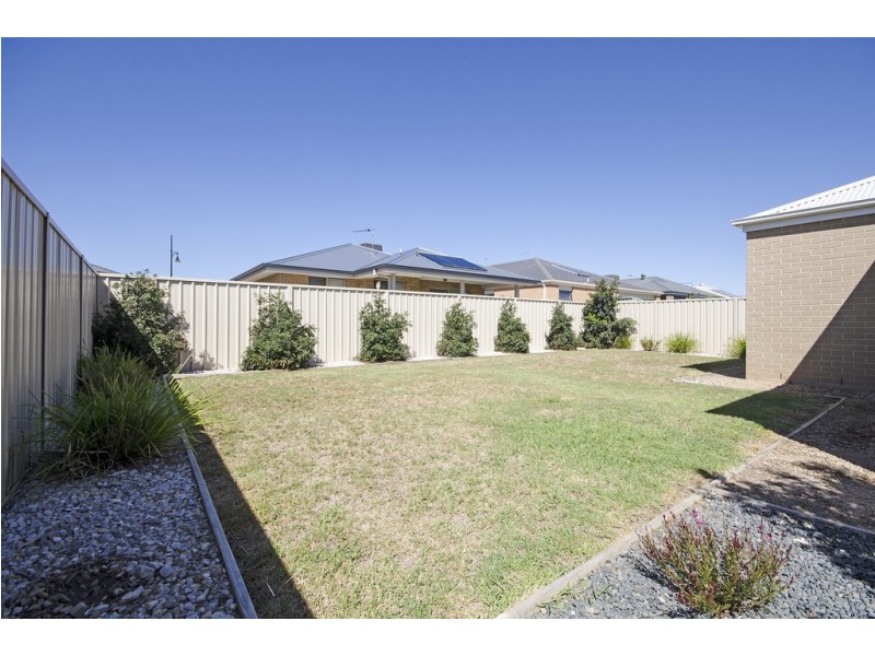 25 Castleton Street, Wodonga VIC 3690