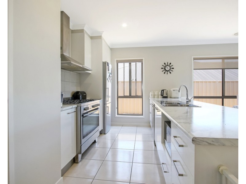 33 Rogers Avenue, Wodonga VIC 3690