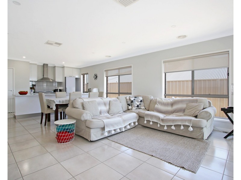 33 Rogers Avenue, Wodonga VIC 3690