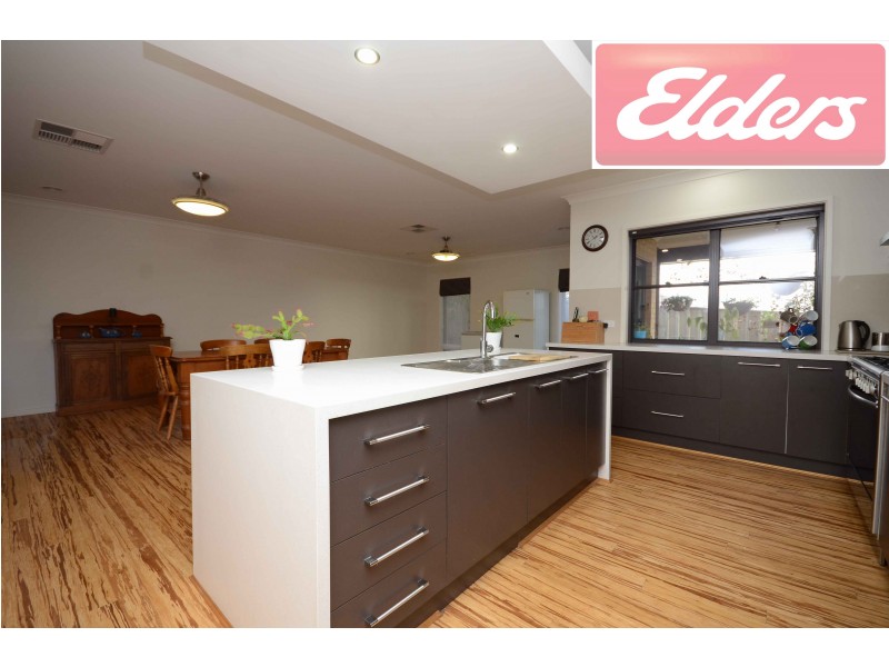 61 Craig Circuit, Leneva VIC 3691
