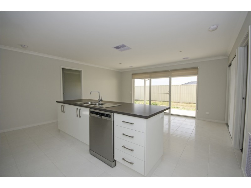 73 Margaret Court Drive, Baranduda VIC 3691