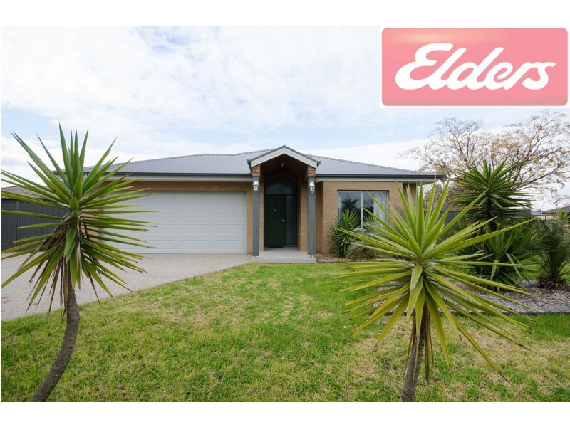 584 Hague Street, Lavington NSW 2641