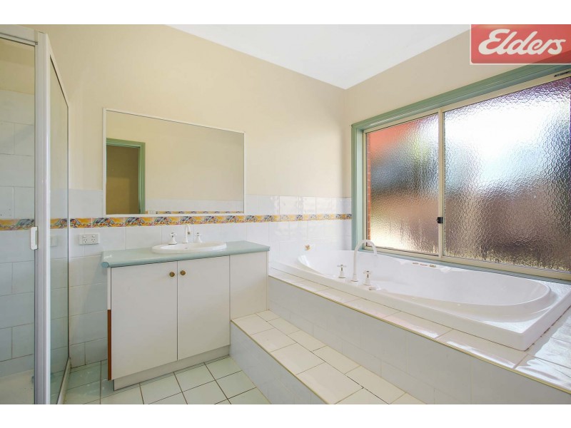 32 Whernside Drive, Wodonga VIC 3690