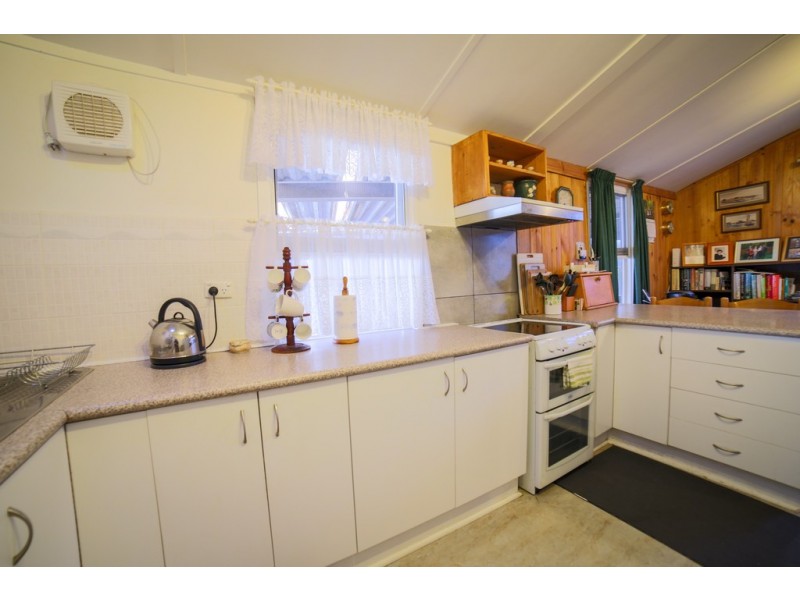 36 Valley Avenue, Mount Beauty VIC 3699