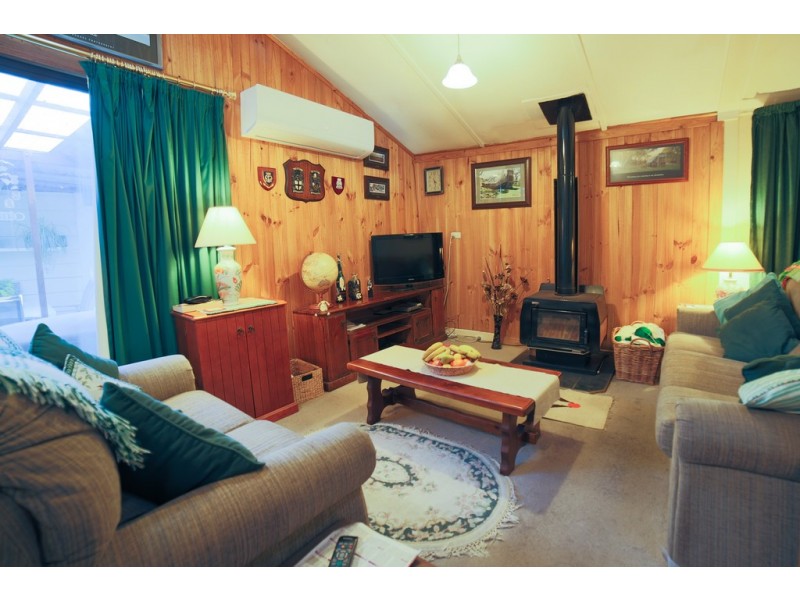 36 Valley Avenue, Mount Beauty VIC 3699