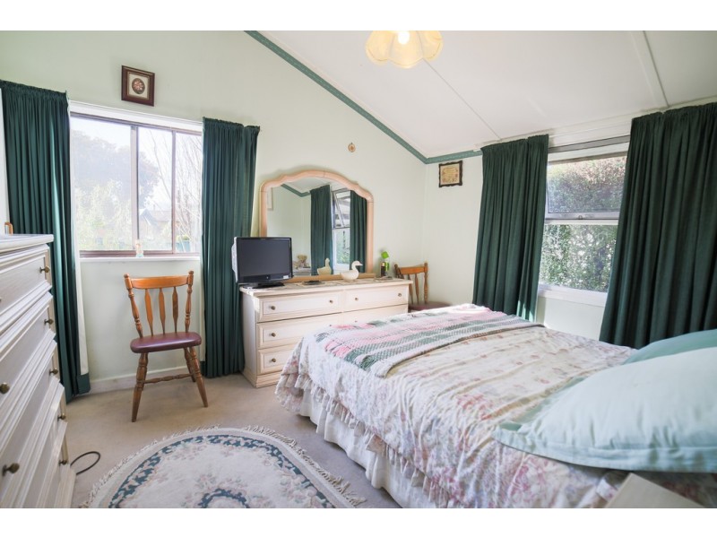 36 Valley Avenue, Mount Beauty VIC 3699