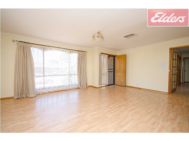 1 Benambra Court, Thurgoona NSW 2640