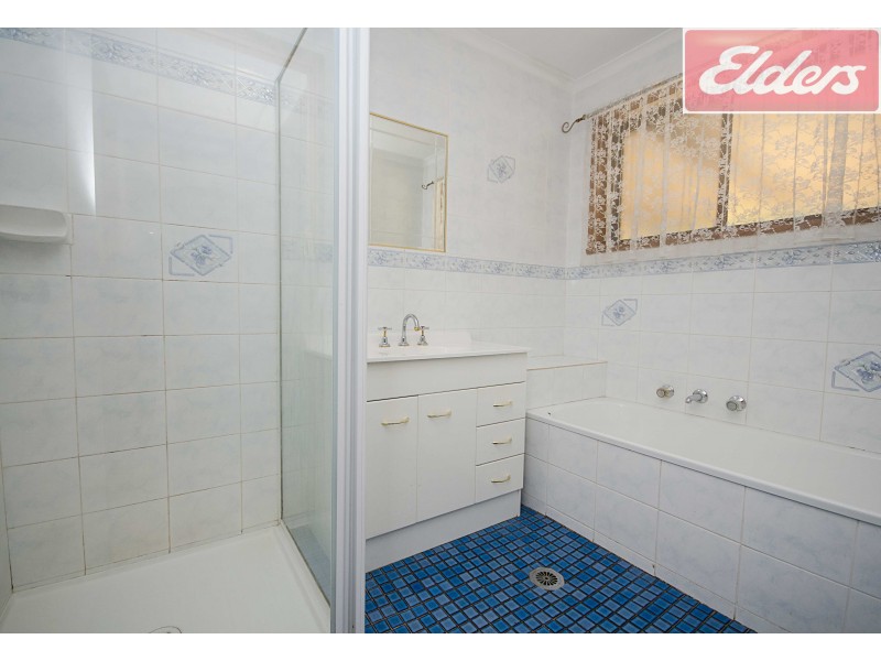 1 Benambra Court, Thurgoona NSW 2640