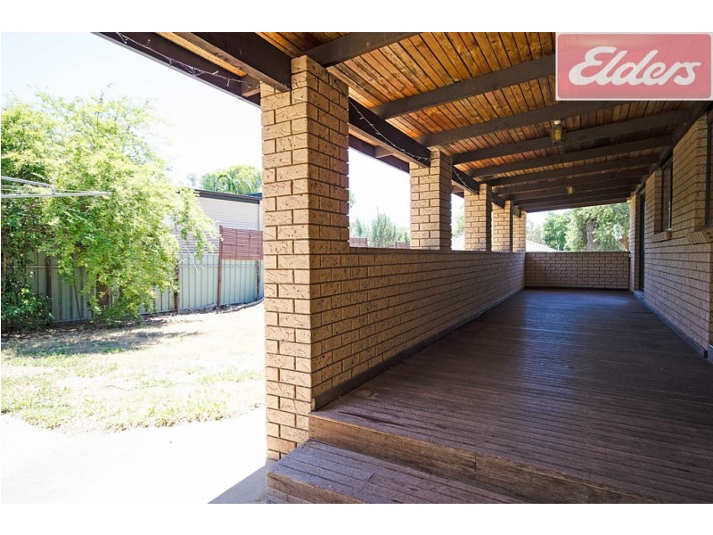 1 Benambra Court, Thurgoona NSW 2640