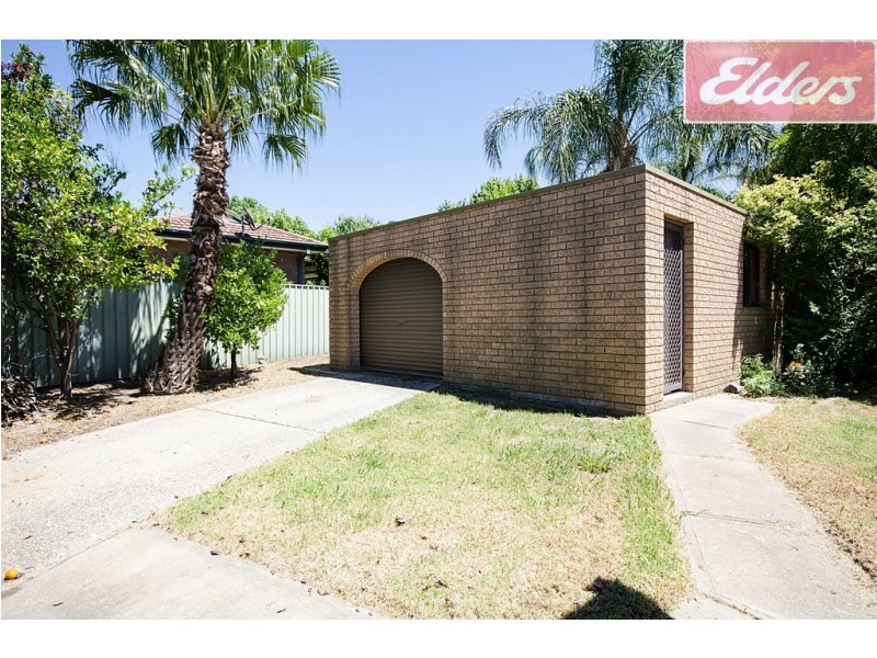 1 Benambra Court, Thurgoona NSW 2640