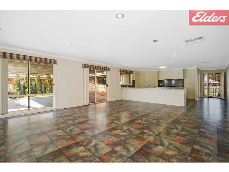 20 The Grove, Thurgoona NSW 2640