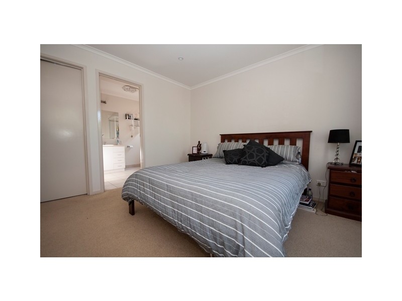 9 Innisbrook Avenue, Wodonga VIC 3690