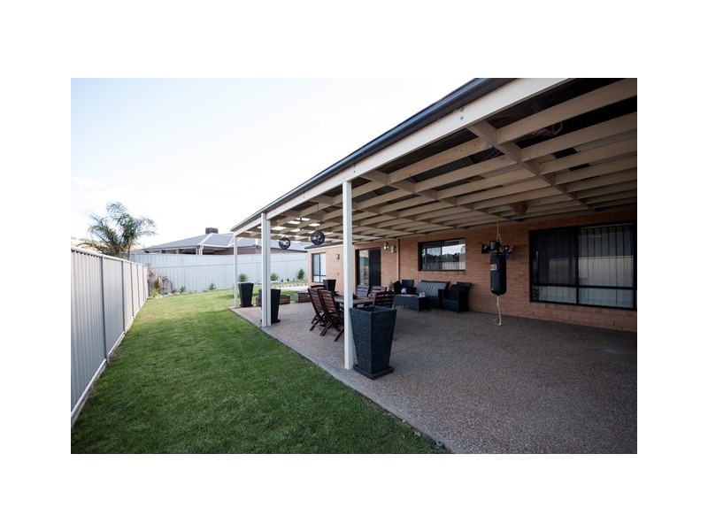 9 Innisbrook Avenue, Wodonga VIC 3690