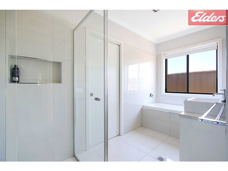 8 Dwyer Avenue, Wodonga VIC 3690