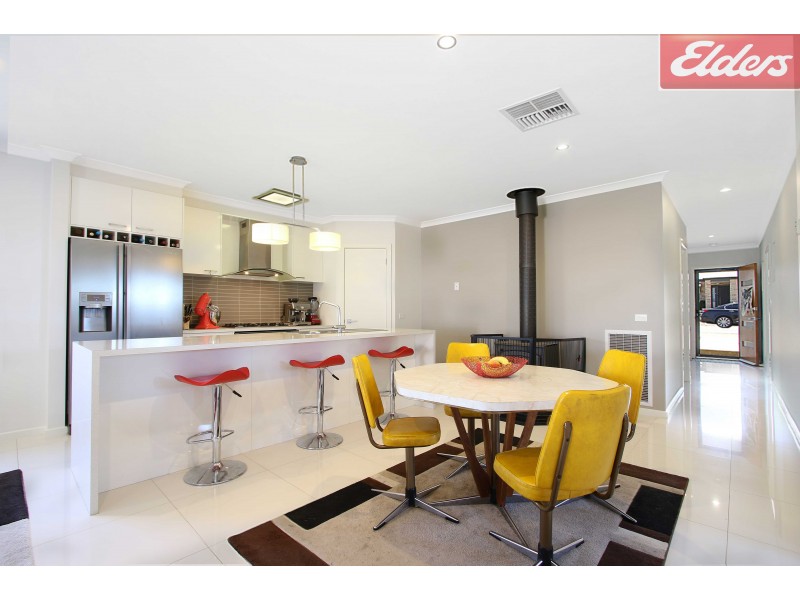 8 Dwyer Avenue, Wodonga VIC 3690