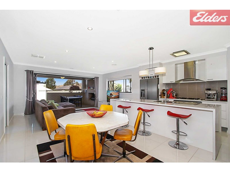 8 Dwyer Avenue, Wodonga VIC 3690