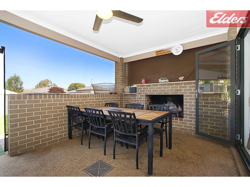 8 Dwyer Avenue, Wodonga VIC 3690