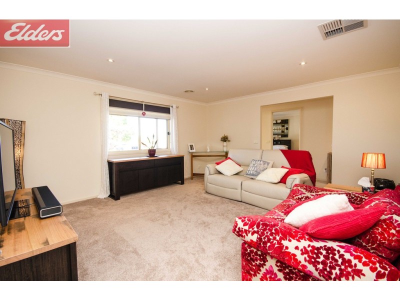 12 Montclair Avenue, Wodonga VIC 3690