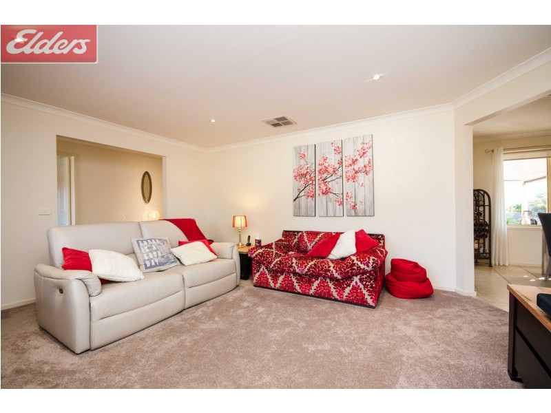 12 Montclair Avenue, Wodonga VIC 3690