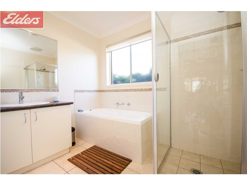 12 Montclair Avenue, Wodonga VIC 3690