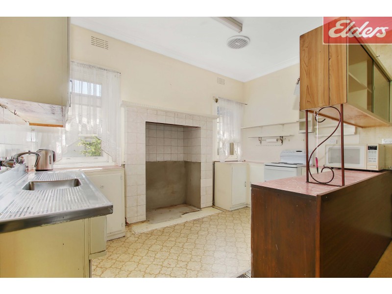 929 Padman Drive, West Albury NSW 2640