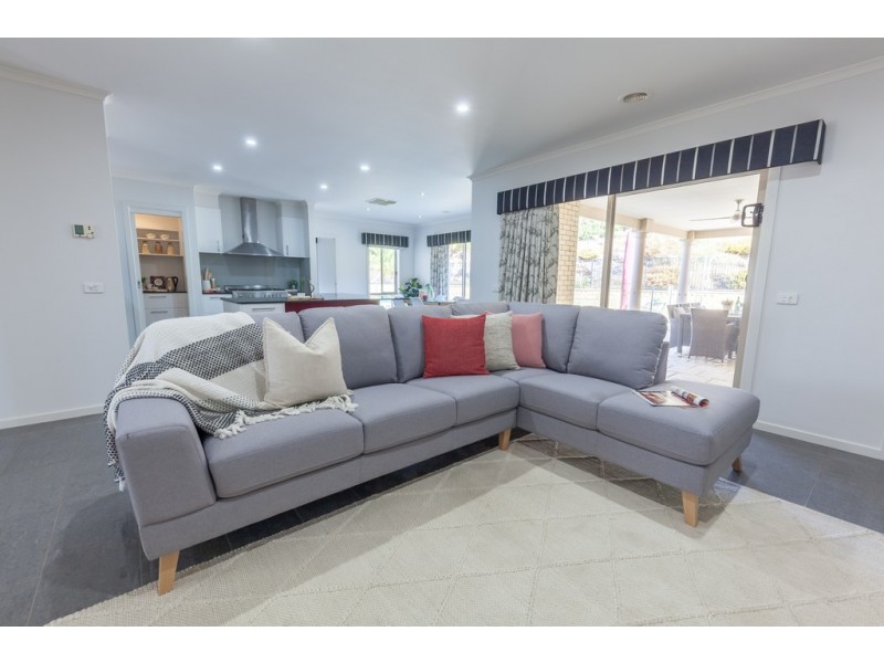 47 Ballara Drive, Wodonga VIC 3690