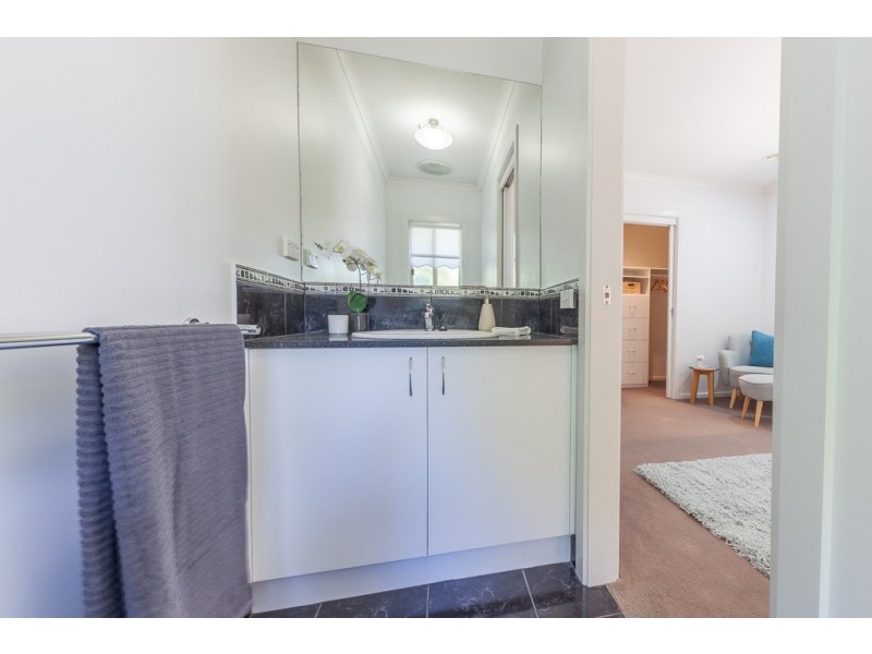 47 Ballara Drive, Wodonga VIC 3690