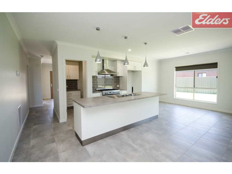 8 Doubell Street, Killara VIC 3691