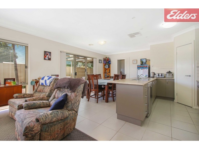 2/58 Russell Street, Howlong NSW 2643