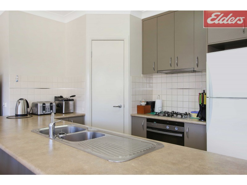 2/58 Russell Street, Howlong NSW 2643