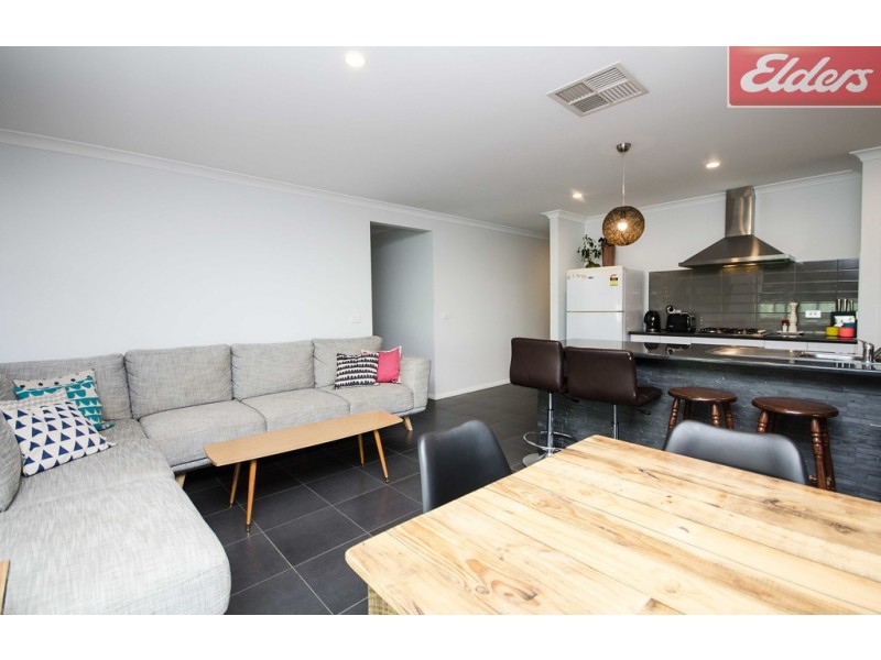 2 Victoria Cross Parade, Wodonga VIC 3690