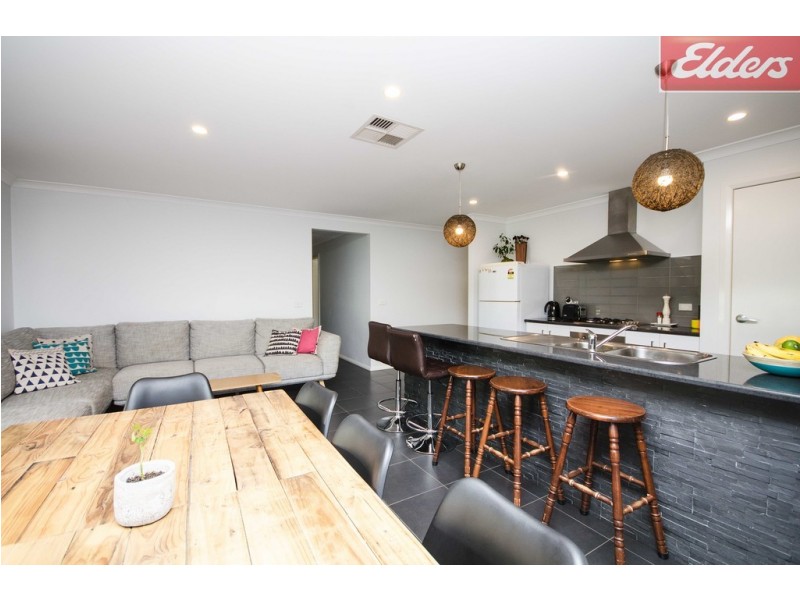 2 Victoria Cross Parade, Wodonga VIC 3690