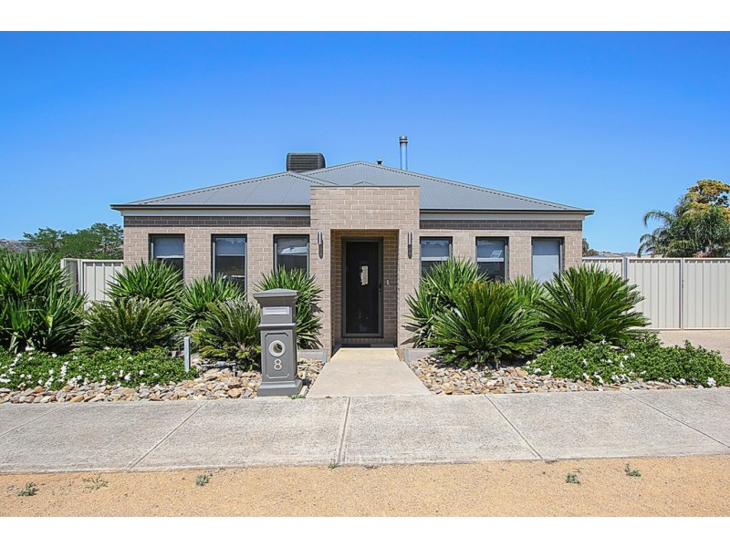 8 Dwyer Avenue, Wodonga VIC 3690