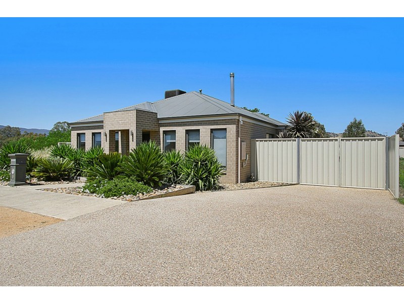 8 Dwyer Avenue, Wodonga VIC 3690