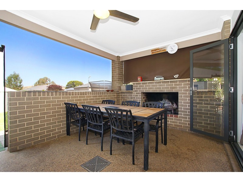 8 Dwyer Avenue, Wodonga VIC 3690