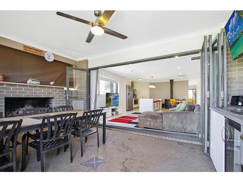 8 Dwyer Avenue, Wodonga VIC 3690