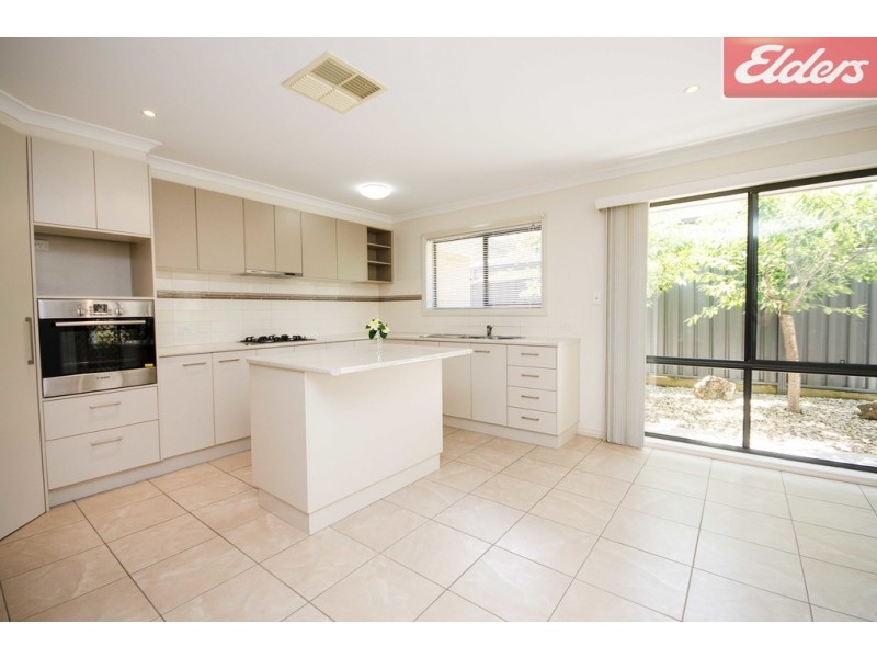 14A St Levans Place, Lavington NSW 2641