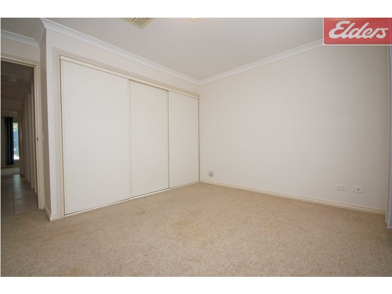 14A St Levans Place, Lavington NSW 2641