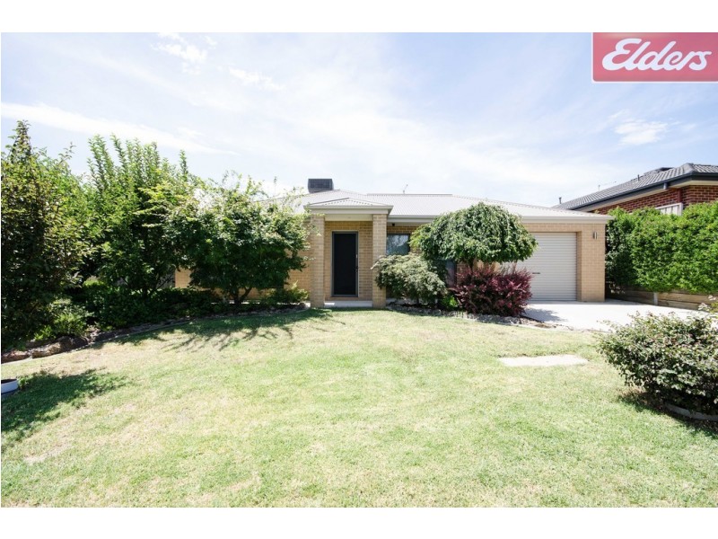 14A St Levans Place, Lavington NSW 2641