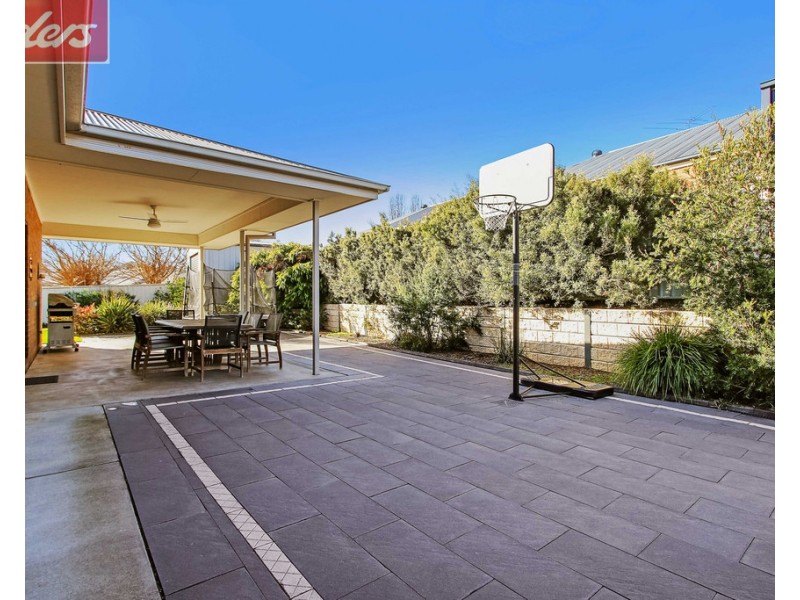 66 Newton Circuit, Thurgoona NSW 2640