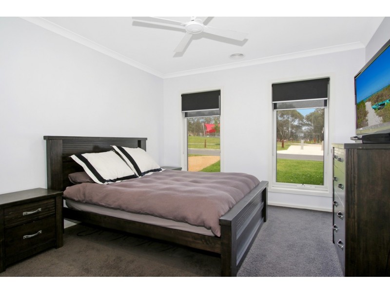 18 Ruthven Circuit, Wodonga VIC 3690