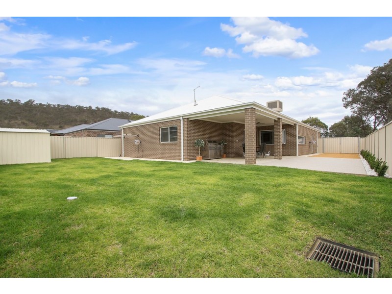 18 Ruthven Circuit, Wodonga VIC 3690