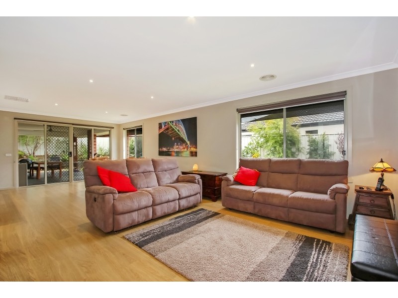 16 Montclair Avenue, Wodonga VIC 3690