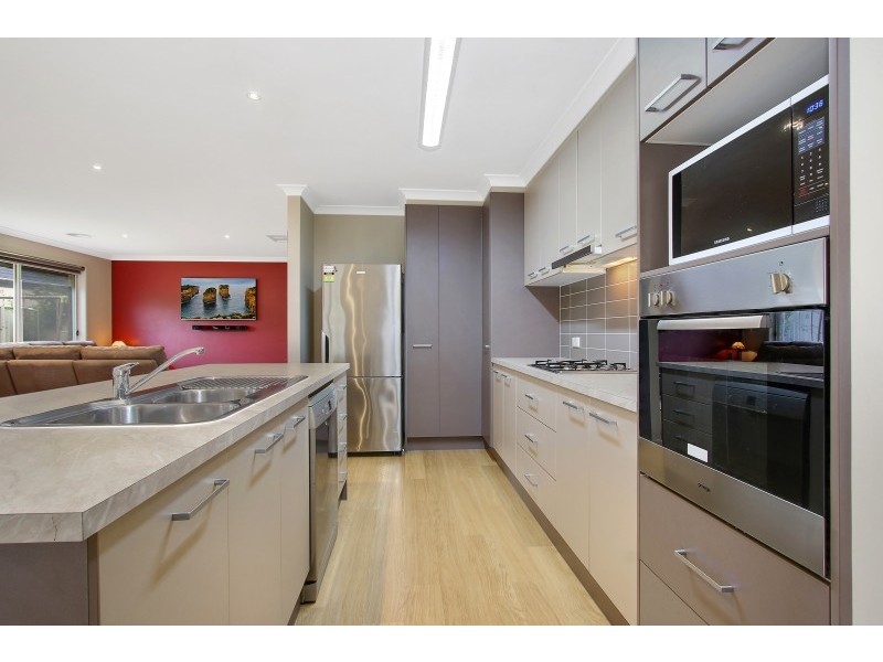 16 Montclair Avenue, Wodonga VIC 3690