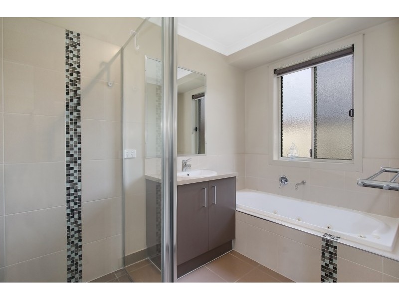 16 Montclair Avenue, Wodonga VIC 3690