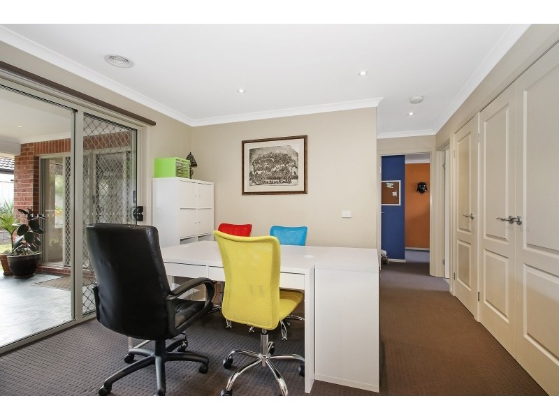 16 Montclair Avenue, Wodonga VIC 3690