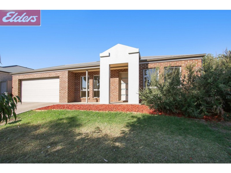 6 Chafia Place, Lavington NSW 2641