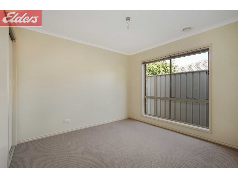 6 Chafia Place, Lavington NSW 2641